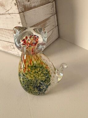 Handblown Glass Cat Figurine in Confetti Multicolor Speckle Vintage